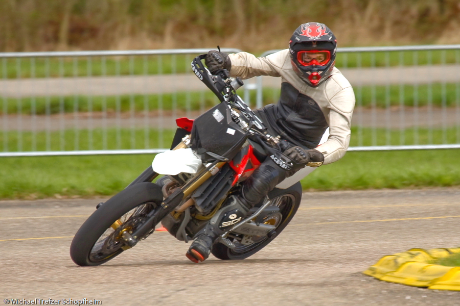 Supermoto-Bremgarten220.JPG